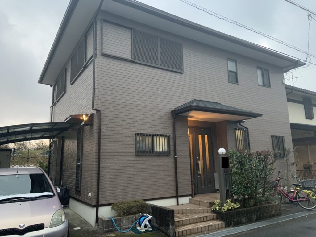 奈良県大和高田市 洋風戸建ての外壁 屋根塗り替え ブラウン系 ラジカル系 三和ペイントの施工事