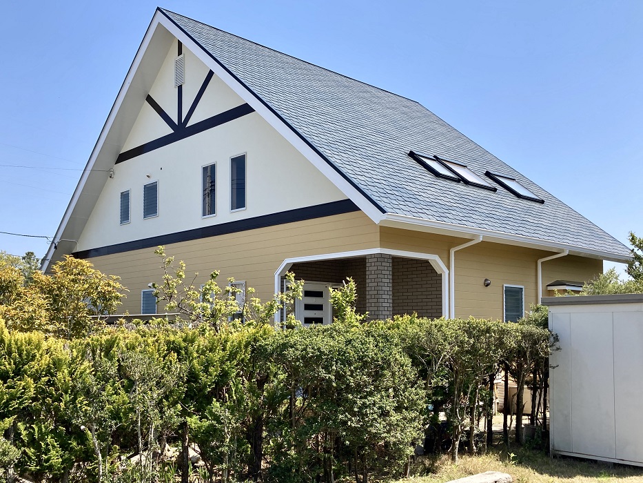 福島県いわき市／洋風戸建ての外壁塗り替え（ブラウン　シリコン系）・屋根塗り替え（グリーン　フッソ系）イメージ