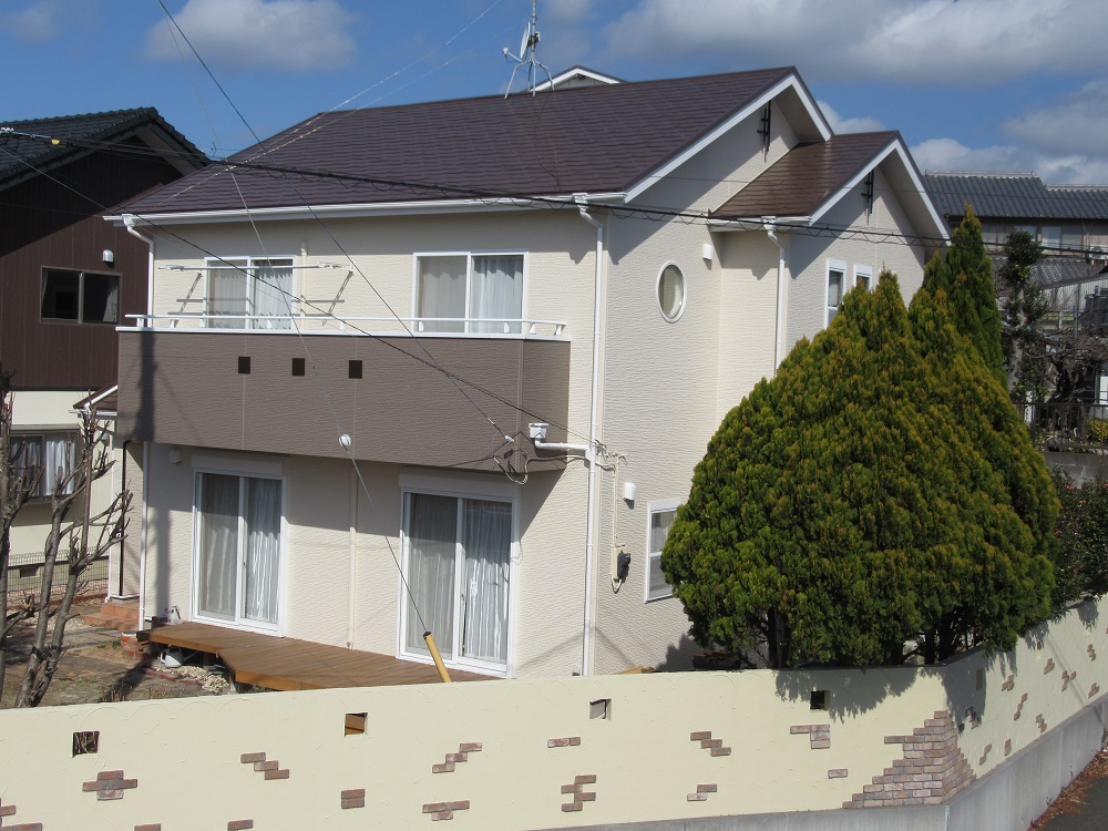 茨城県日立市/洋風戸建ての外壁塗り替え（ベージュ・ブラウン　ラジカル系）屋根塗り替え（ブラウン　遮熱系）イメージ