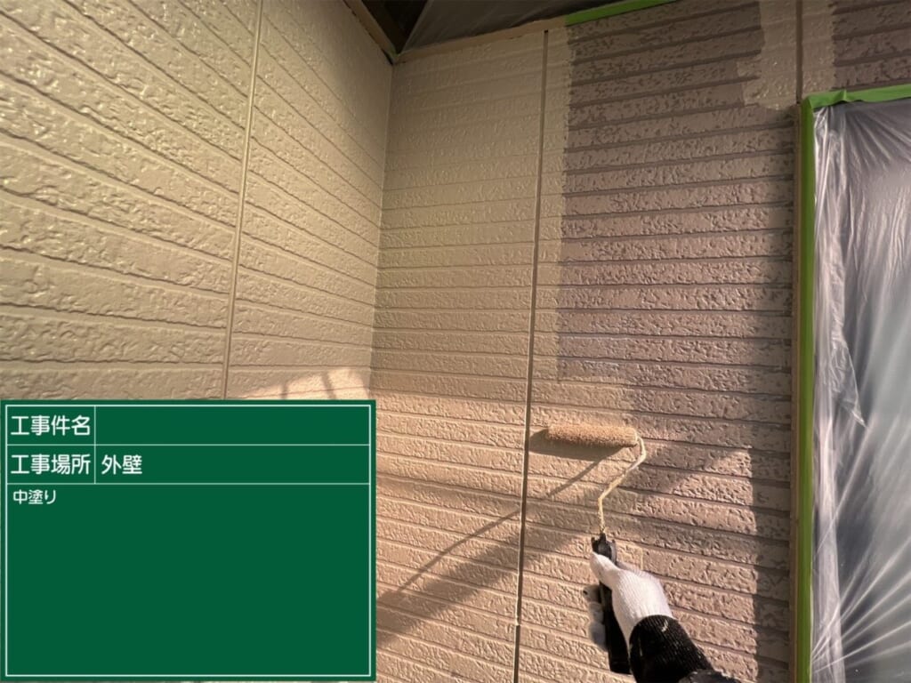 大阪支社Y様邸外壁中塗り