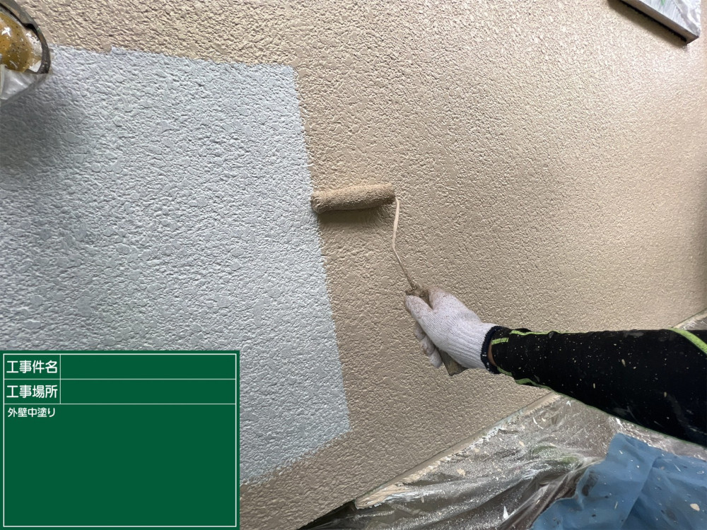 大阪支社K様邸外壁下塗り