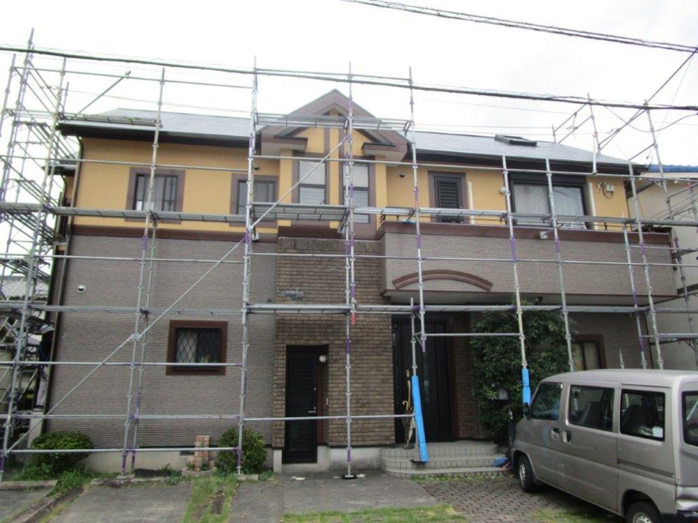 静岡県富士市/洋風戸建ての外壁塗り替え（オレンジ系）・屋根塗り替え（ネオモスグリーン）