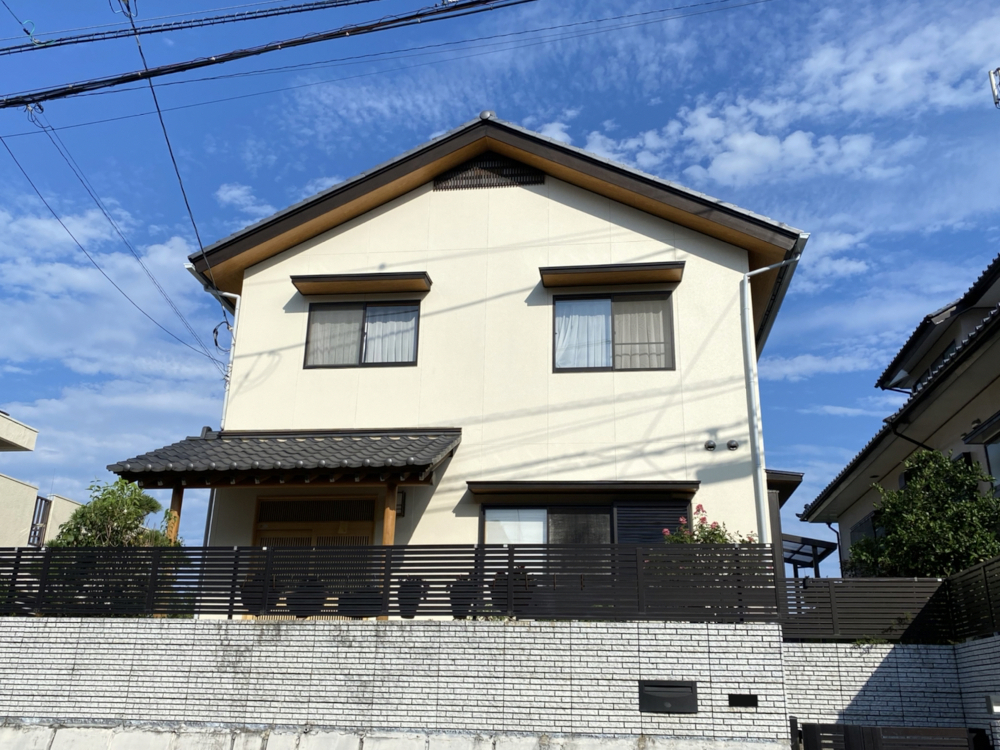 茨城県日立市/和風戸建ての外壁塗り替え（ベージュ系）イメージ