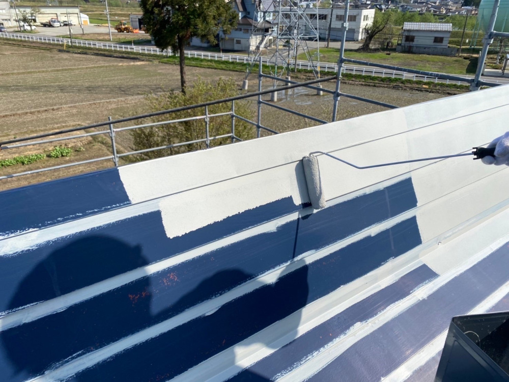 新潟支店H様邸屋根下塗り
