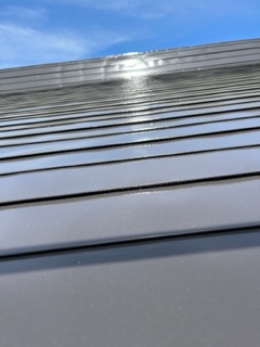 新潟支店H様邸屋根上塗り